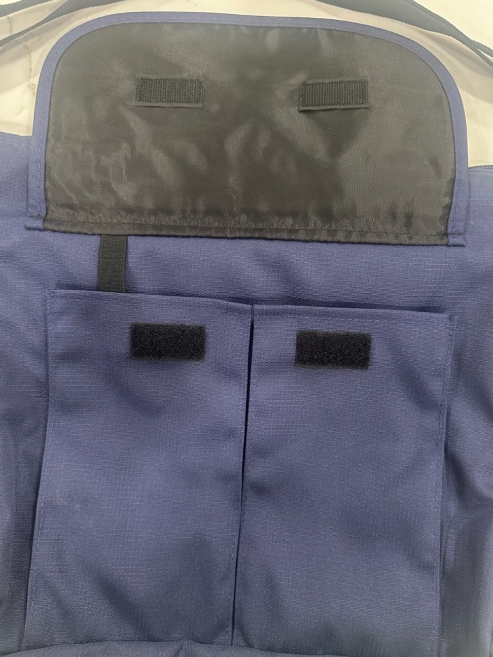 L.L.Bean Town and Field Shoulder Bag Navy Blue Organizer Messenger Travel Bag - Picture 3 of 14